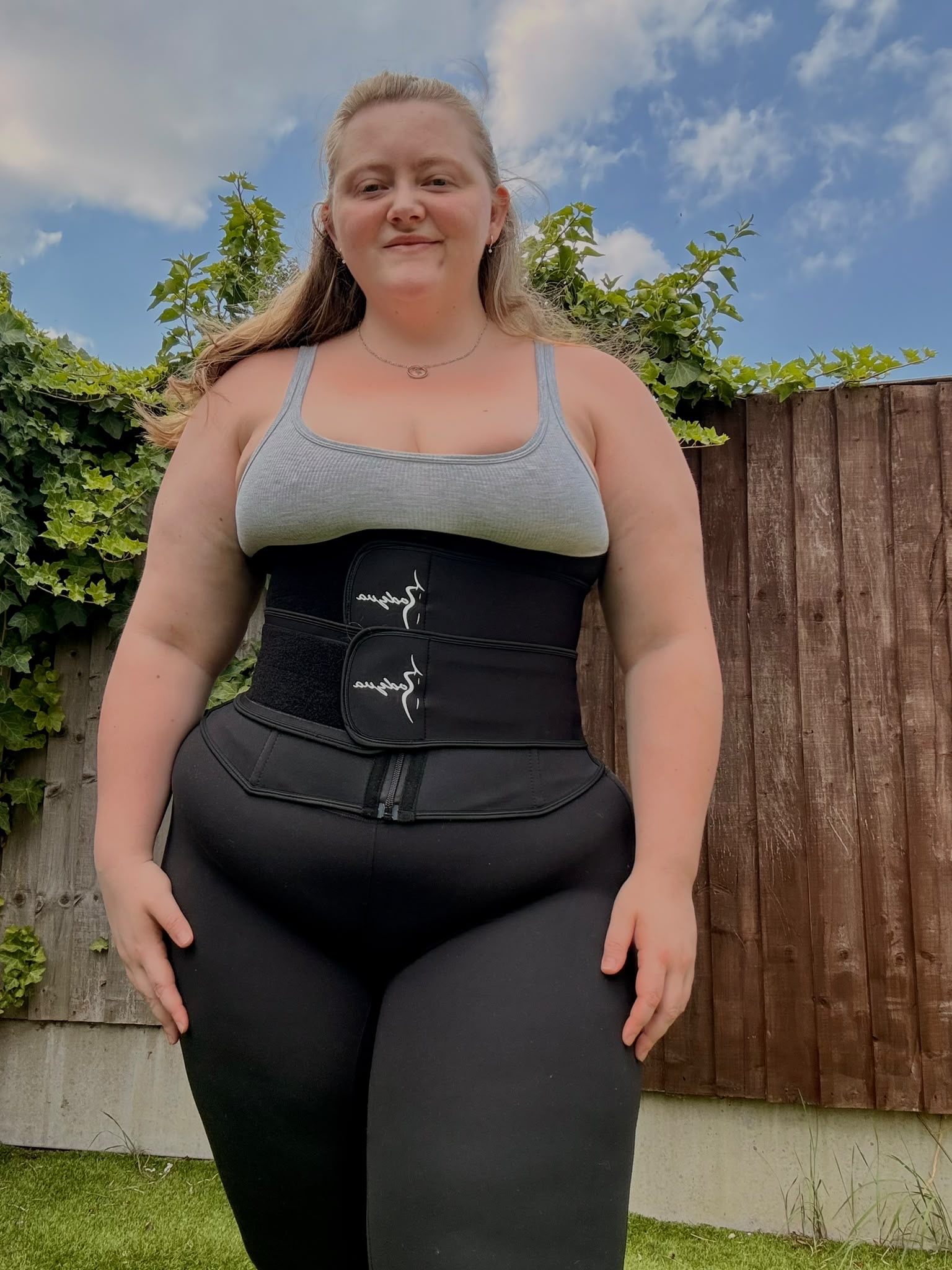 Bodyva customer wearing the waist trainer